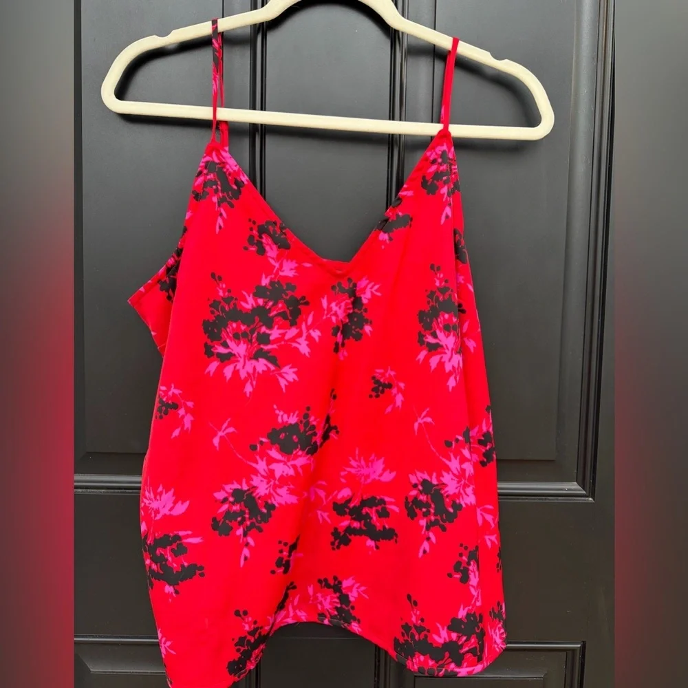 Floral Red and Black Women's Top - Picture 1 of 2